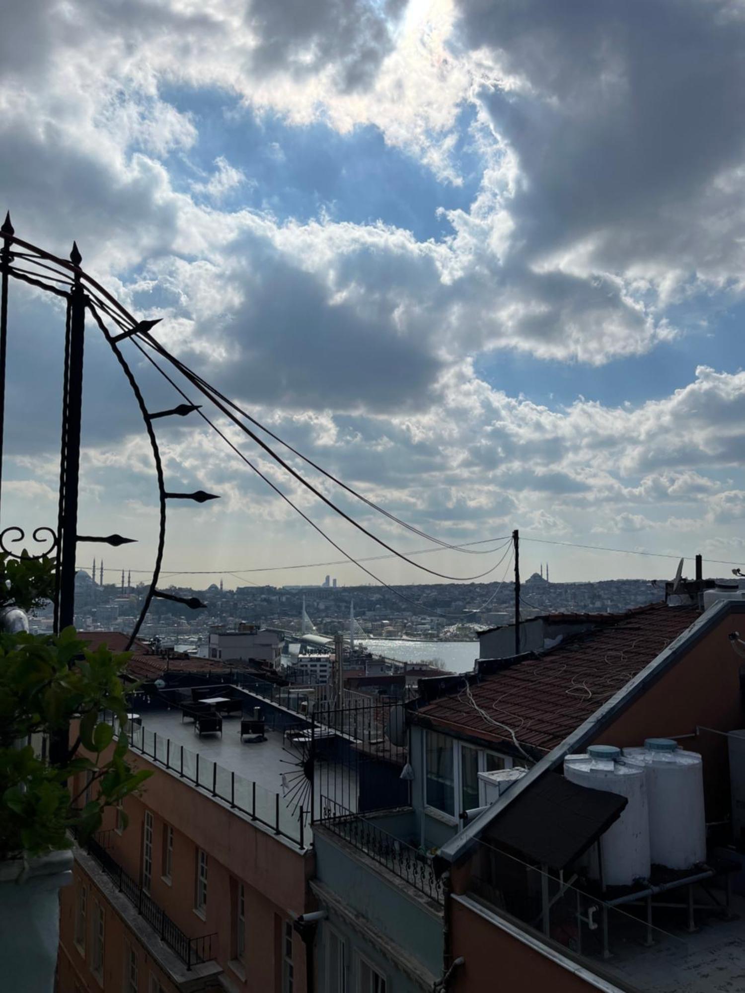 Ganbaru Tours - Flats In Galata Apartment Istanbul Exterior photo